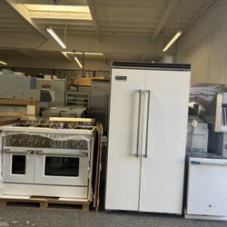 New Kitchen Appliance Set 