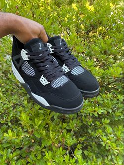 Jordan 4s for sale size 9/5 115$