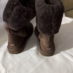 UGG Authenticas Size 8 