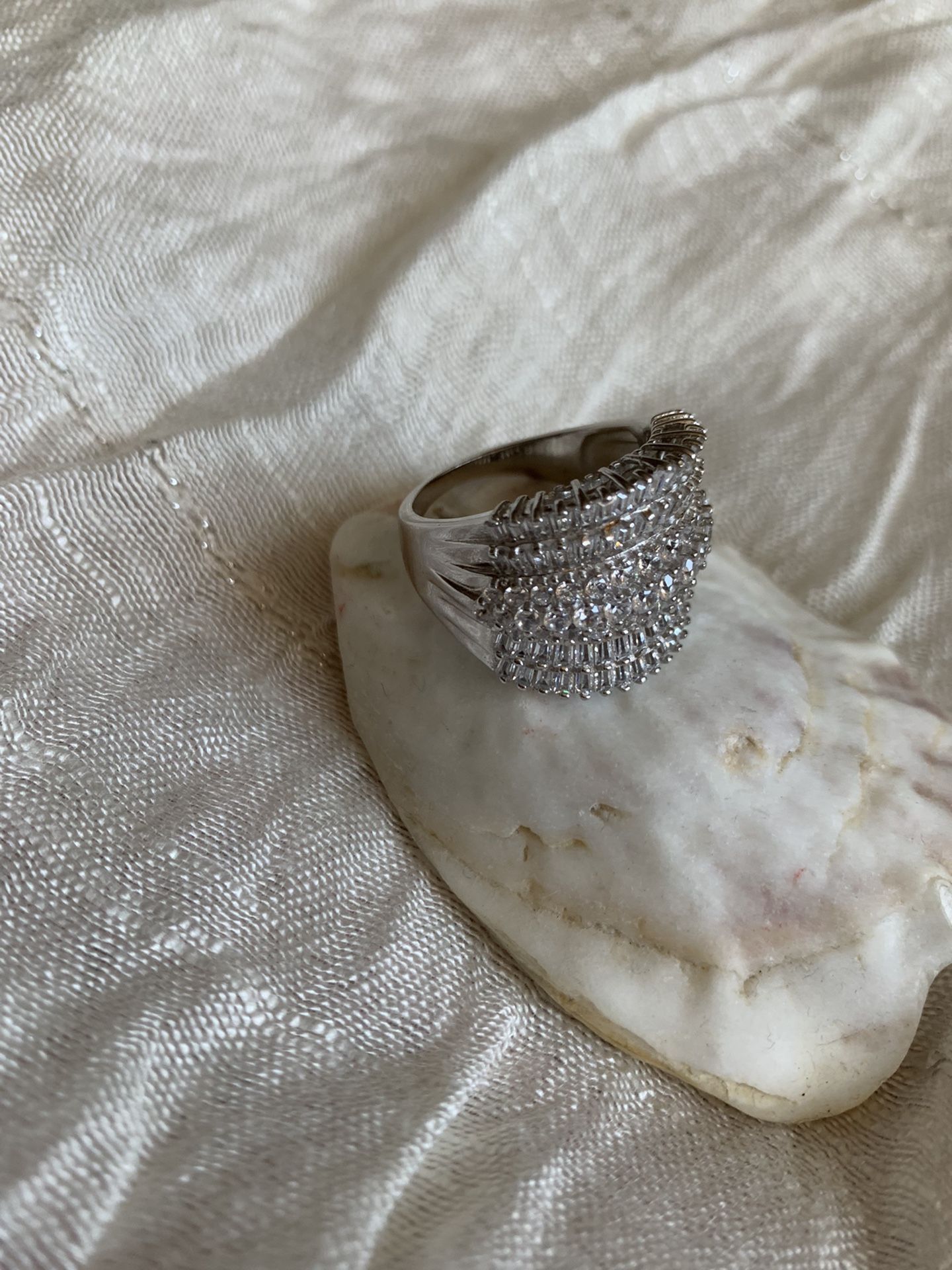 Sterling Silver Sparkling Ring With Gorgeous Stones