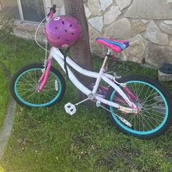 Girls Bike With Helmet