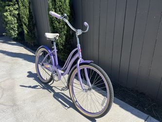 Schwinn 24” Beach Cruiser Bike Lavender Purple for Sale in Costa