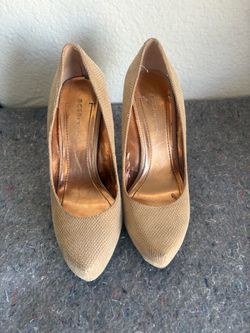 BCBGeneration Nude Textured Pumps