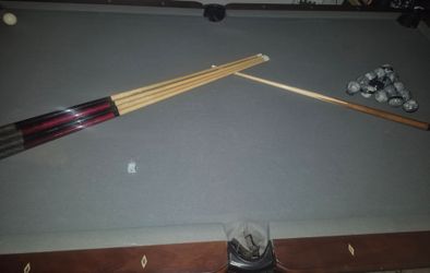 POOL TABLE