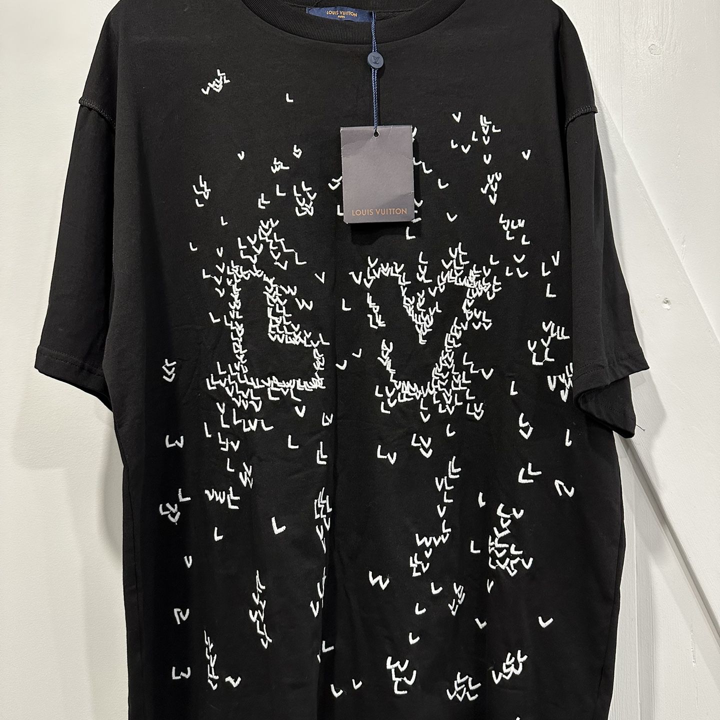 LV T-shirt Read Description for Sale in New York, NY - OfferUp