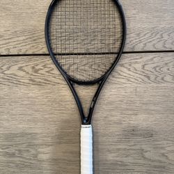 Wilson Clash 100 V2 Tennis Racket 