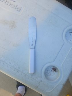Mundial NSF ICING SPATULA LIKE NEW