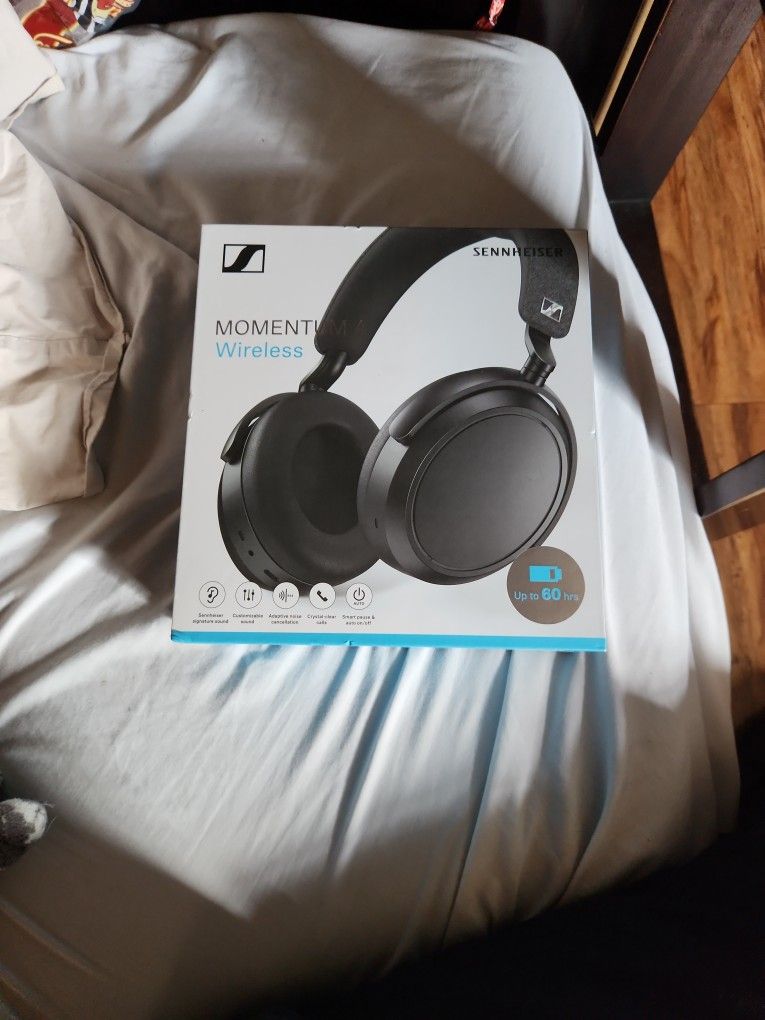 Sennheiser MOMENTUM 4 WIRELESS HEADPHONES