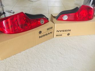 Infiniti G35 Coupe Rear Tail Lights