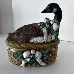 Vtg Christmas Canadian Goose Hand Painted Ceramic Candy Dish/Trinket Box 1987