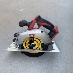 Milwaukee Circular Saw 