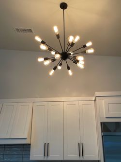 Grayford 18- Light Matte Black Chandelier