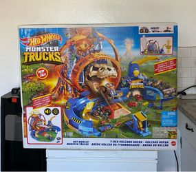 HOT WHEELS Monster Trucks T-Rex Volcano Arena Playset w/ Lights & Sounds.. NEW!