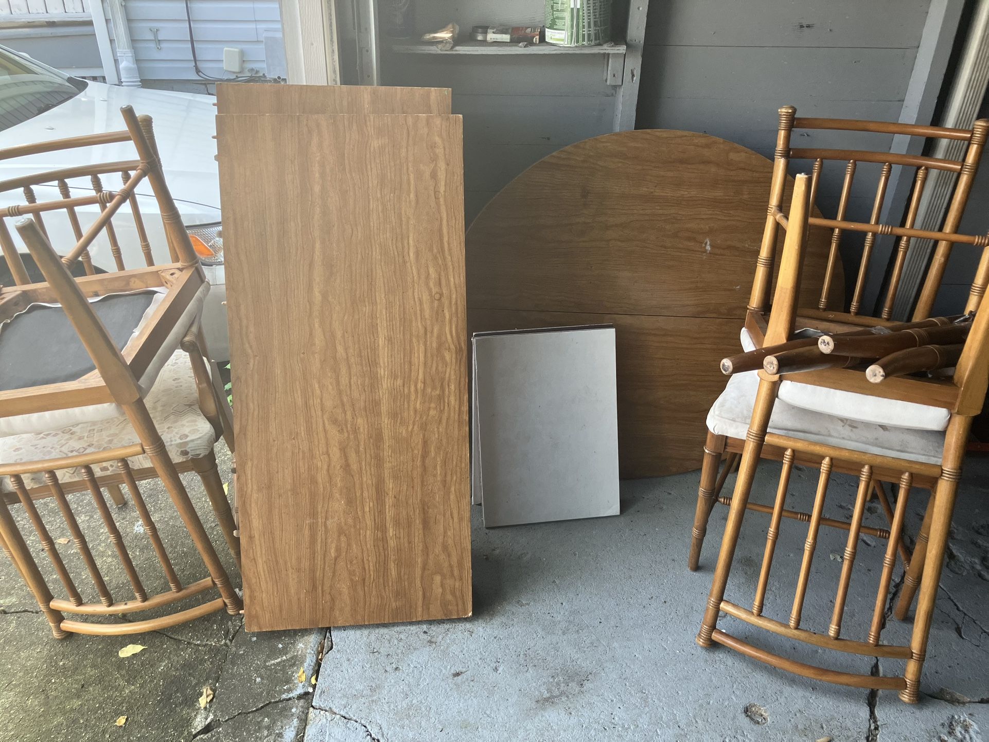 Dining Table With Extensions N Four Chairs