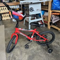 Children’s Huffy Bike With Training Wheels