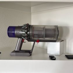 Dyson vacuum 
