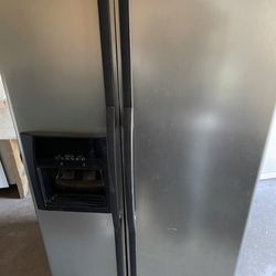 Whirlpool Stainless Steel Refrigerator 