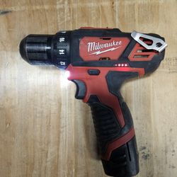 Milwaukee Drill/driver M12 with battery