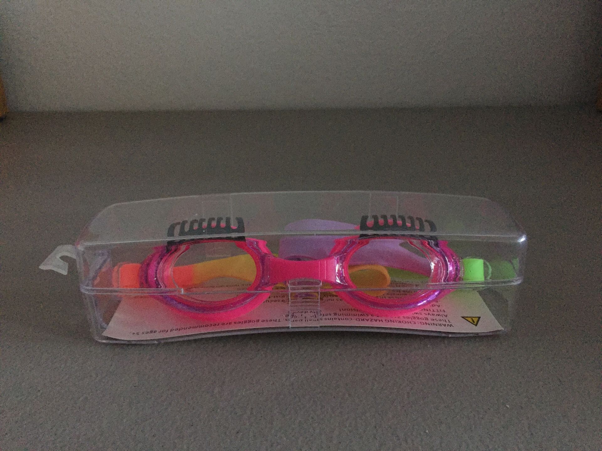 New kids swim goggles with eyelashes