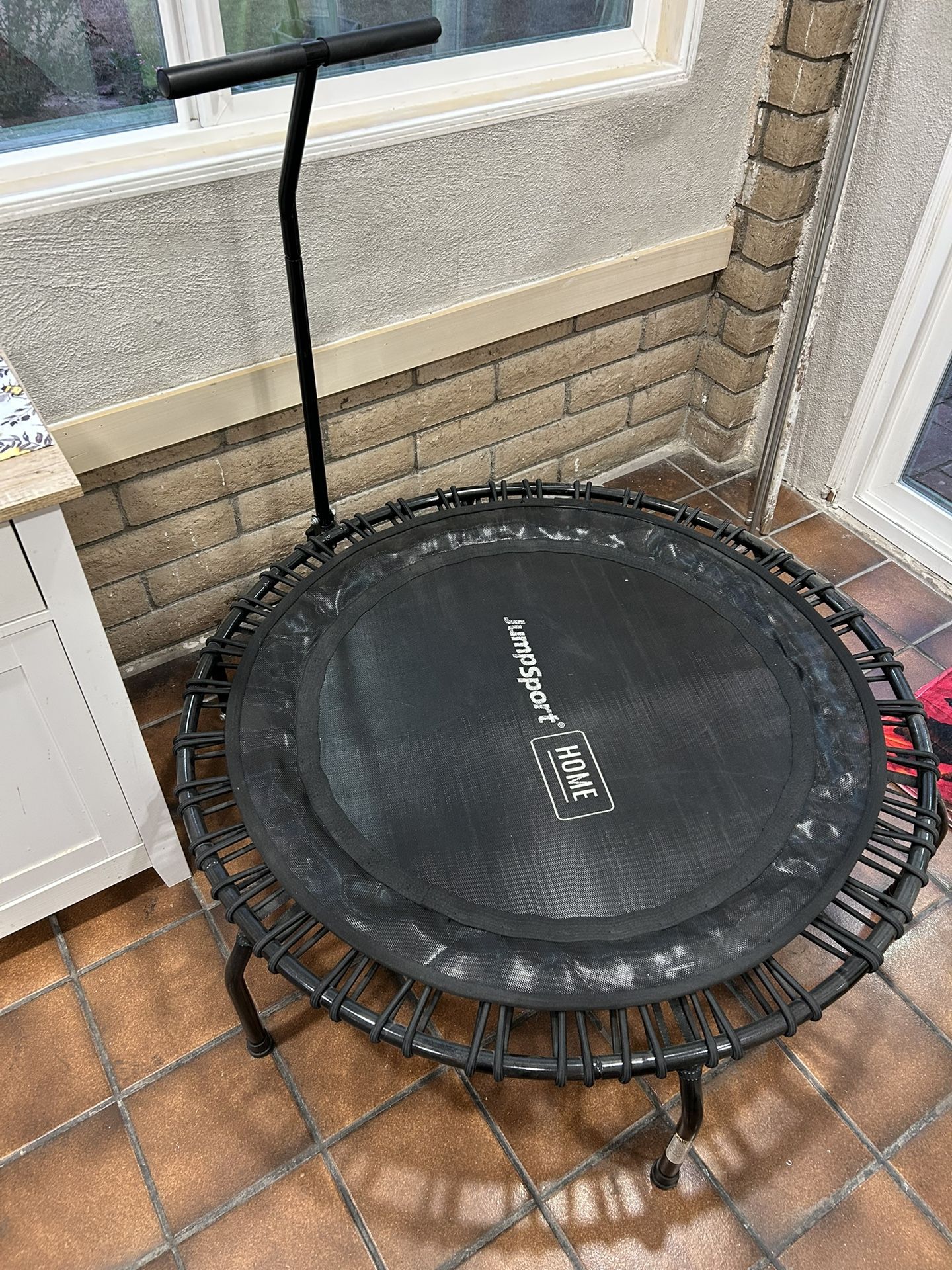 Fitness trampoline