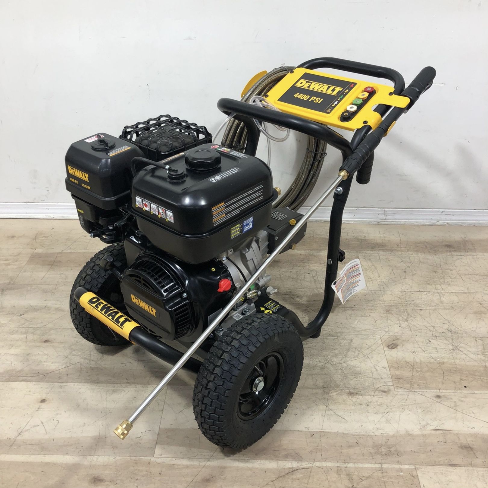 Dewalt 4400 PSI 4.0 GPM Gas Cold Water Pressure Washer for Sale in