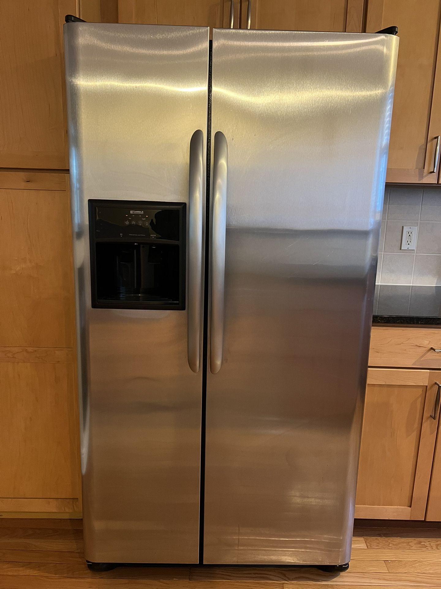 Kenmore Side by Side Refrigerator 23 Cubic Feet