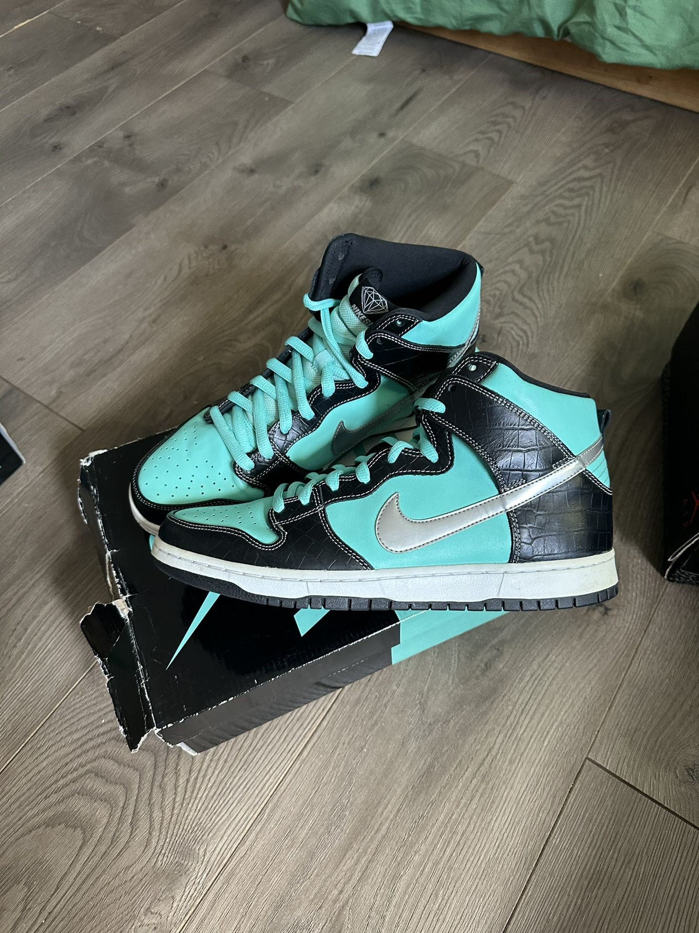 Nike SB Dunk High "Tiffany" Size 12