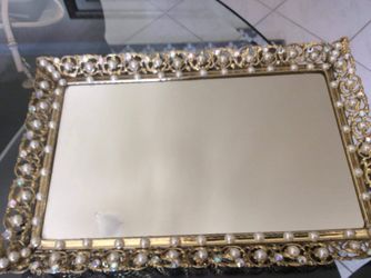 A tray with a mirror w pearl & stone size 10*15 inch