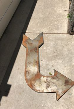 Large medal arrow
