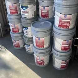 White Gloss And Semigloss Paint