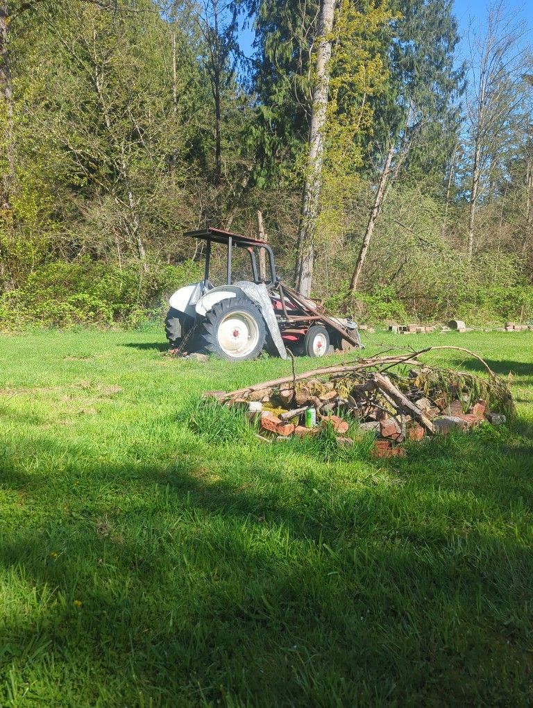 WANTED: Antique tractor mechanic