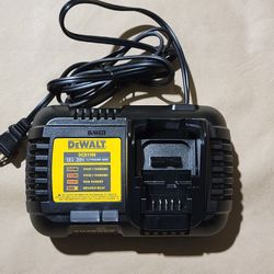 DEWALT 6 Amp Battery Charger