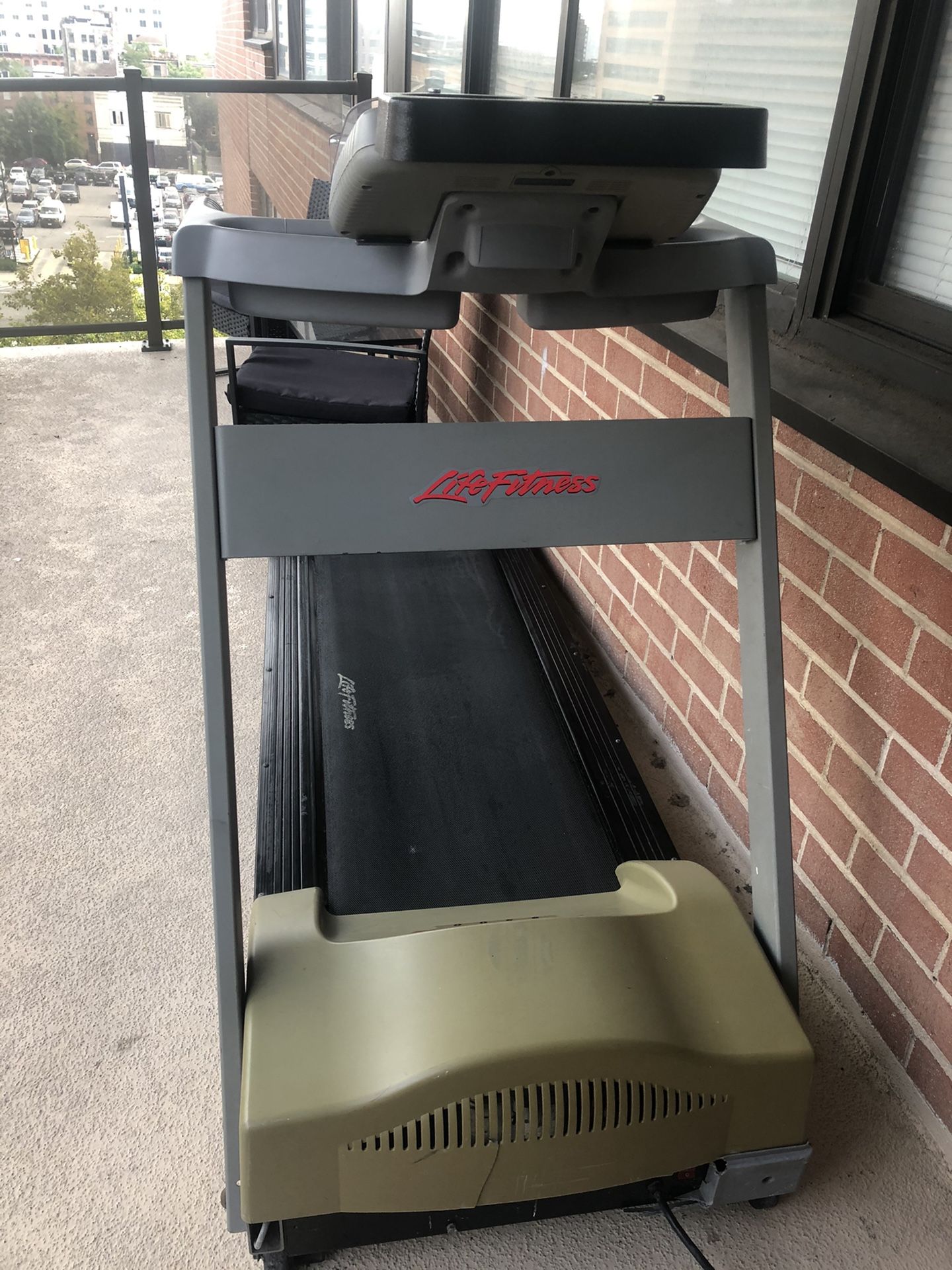 Free Life Fitness 8500 Treadmill