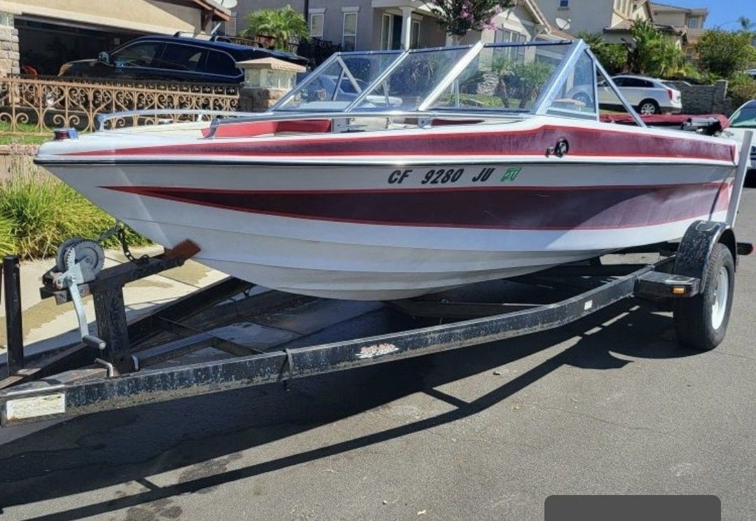 1987 Galaxie Boat 17 Open Bow