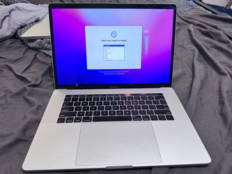 MacBook Pro 15” 2016 Touch Bar – i7 / 16GB / 256GB SSD