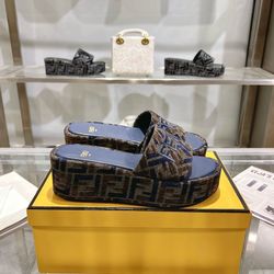 Fendi Women’s Slides With Box 2026 New