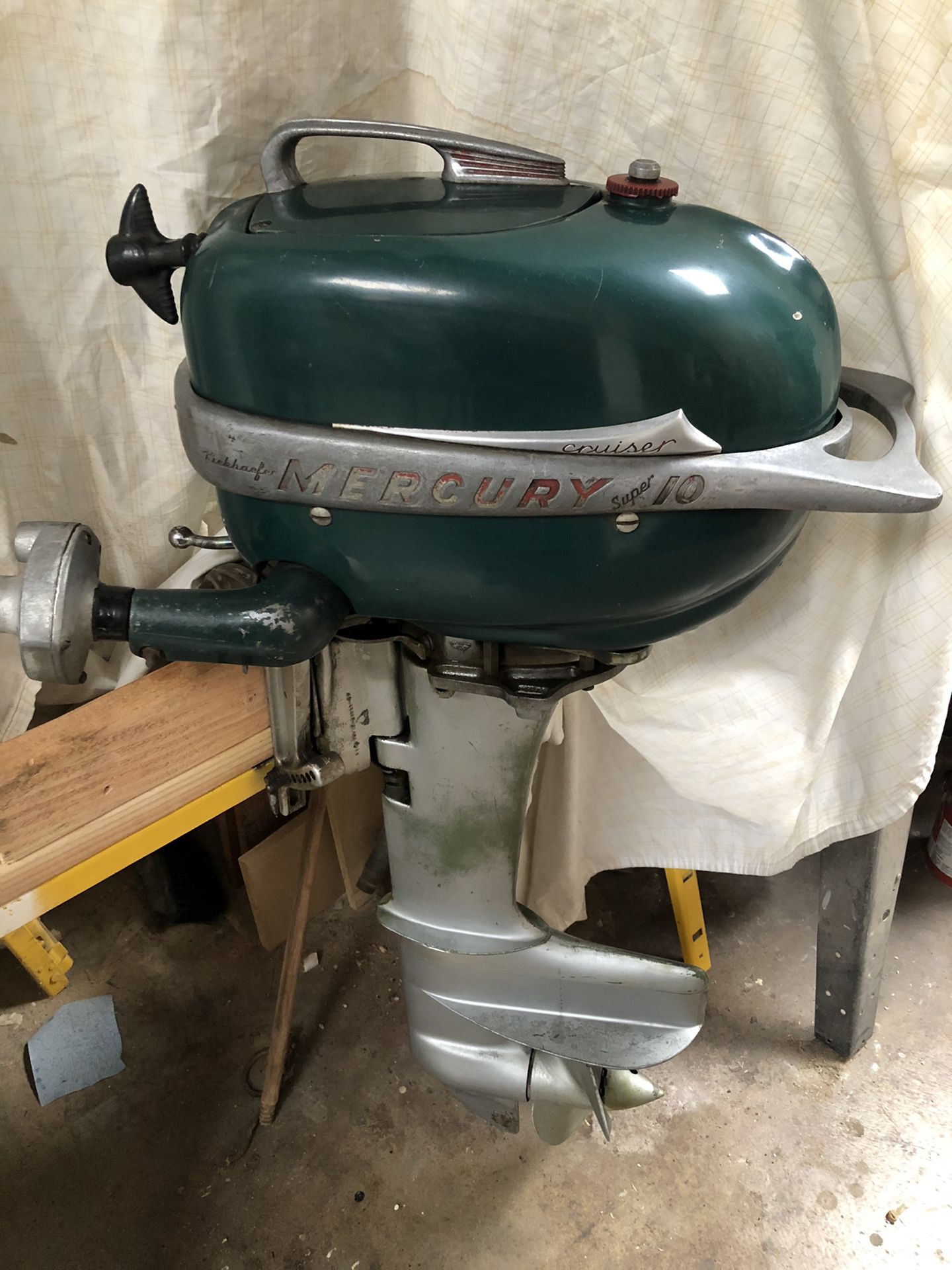 Vintage Mercury Late 40s/50s Outboard Motor