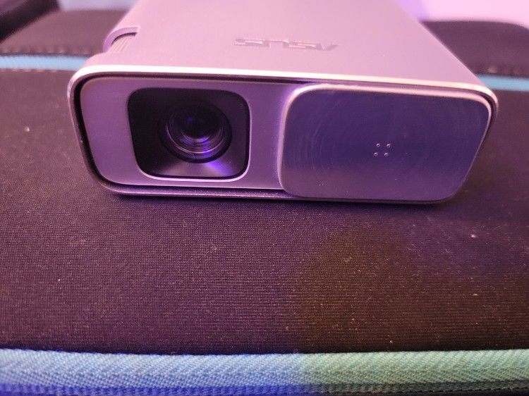 Asus E1 Portable Projector