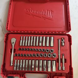 Sets Milwaukee 1/4 in. Drive SAE/Metric Ratchet and Socket Mechanics Tool Set (50-Piece)