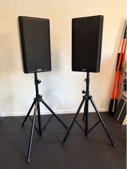 QSC K12.2 Pair + Stands + Gator Bags + XLR Cables – Complete PA Setup