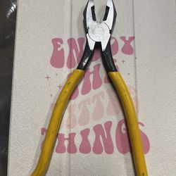 Dewalt Plier