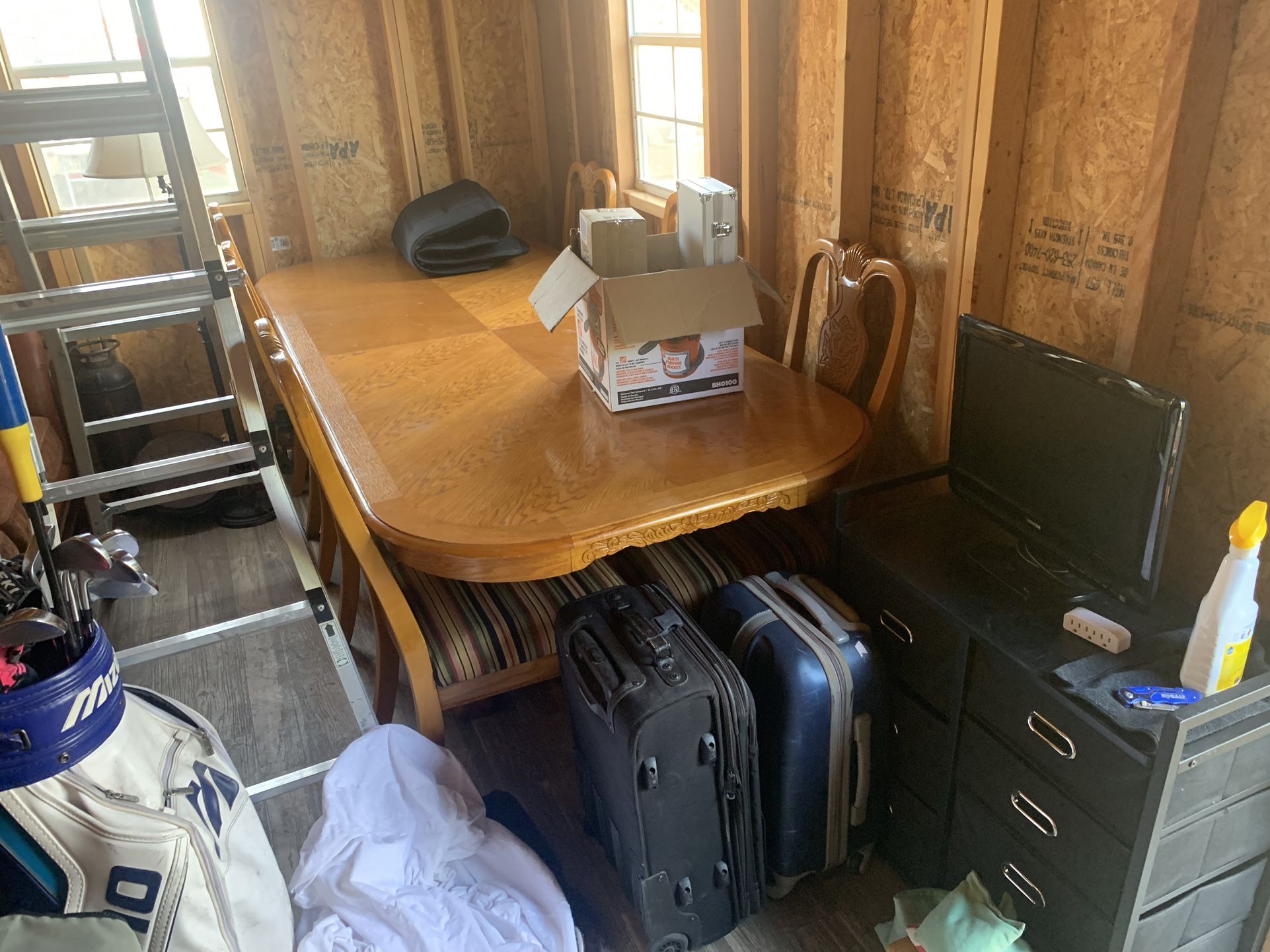 Solid Oak Wood Table With 6 Chairs