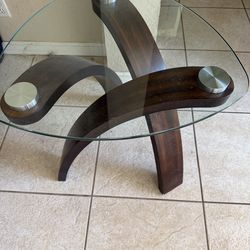 2 End tables