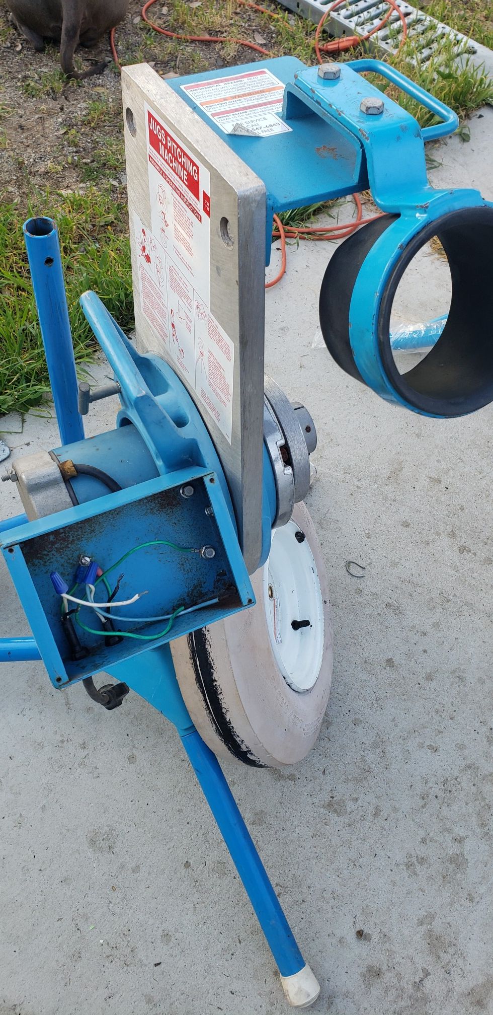 Jugs Super Softball Pitching machine for Sale in Fontana, CA OfferUp