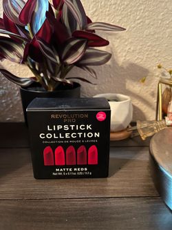 Revolution pro lipstick set