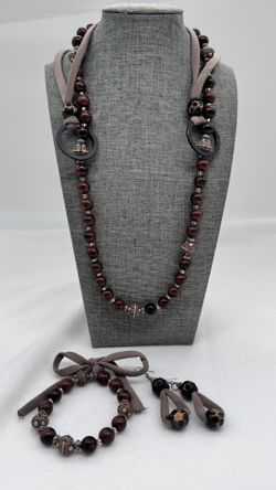 Tierra Luna Necklace Set