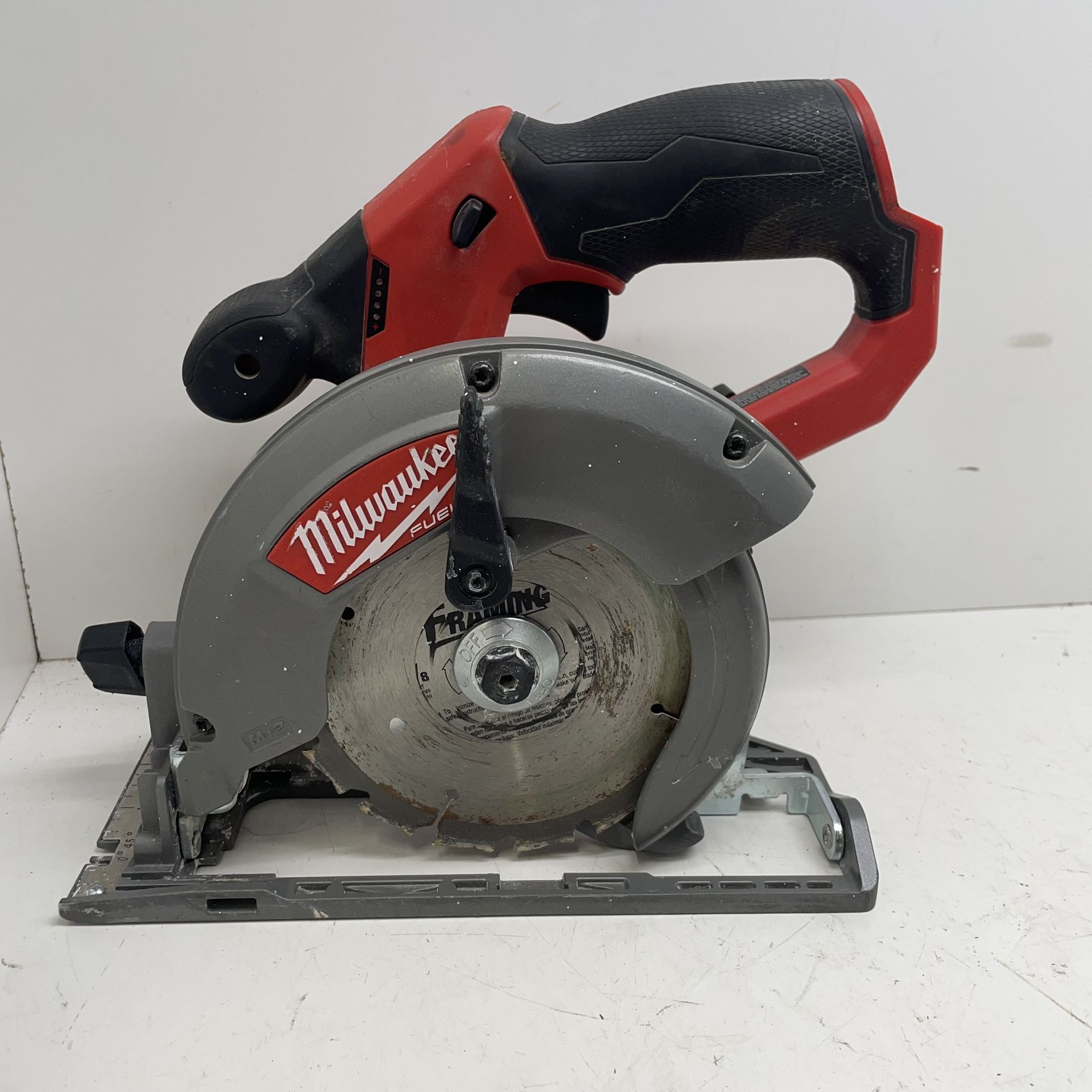 Milwaukee M12 Fuel Brushless Circular Saw 198411/13