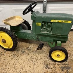 Pedal tractor- John Deere 4020