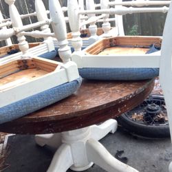 Dining Table & Chairs 