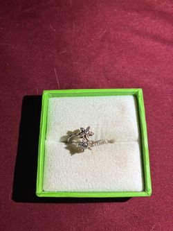 Anillo de oro blanco 10k con diamantes  de mujer
